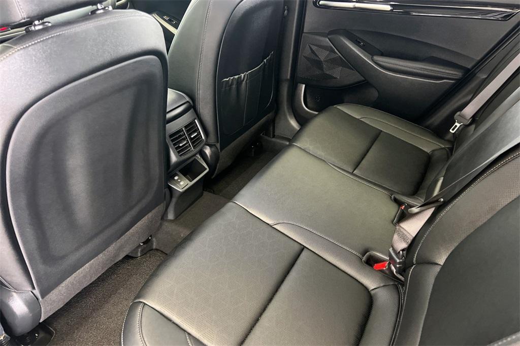 used 2025 Kia Seltos car, priced at $23,998