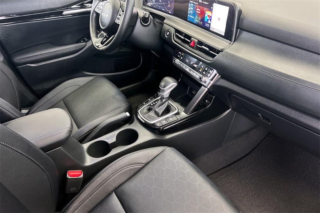 used 2025 Kia Seltos car, priced at $23,998