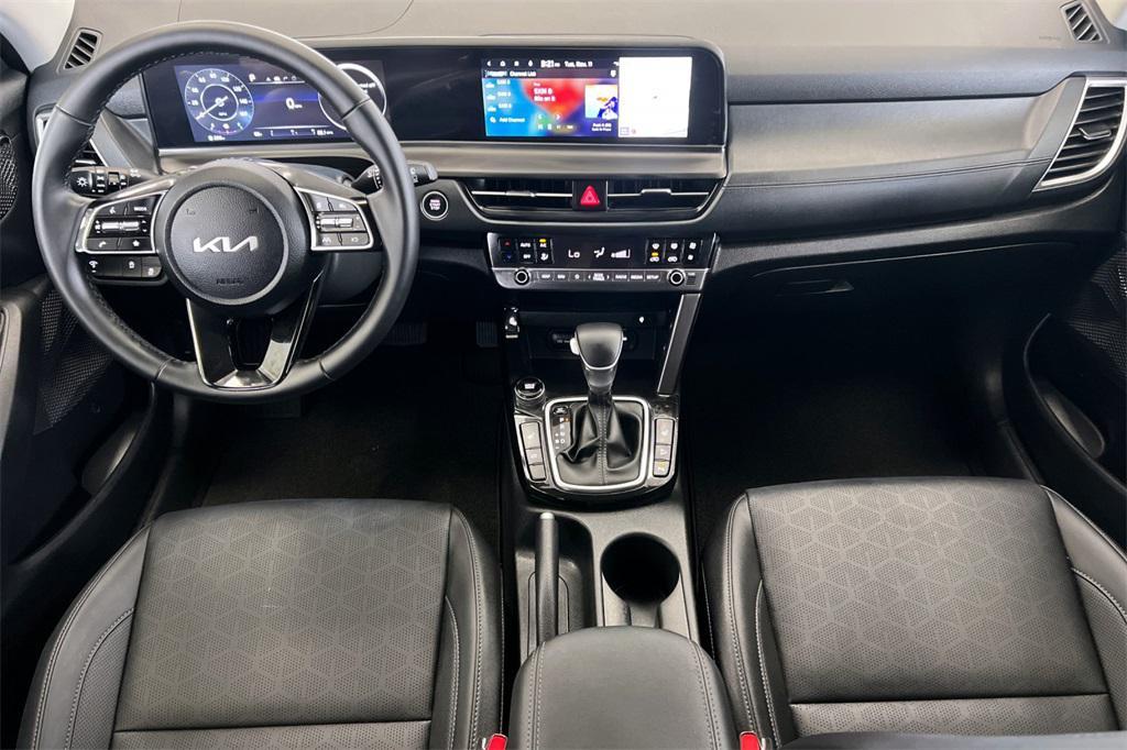 used 2025 Kia Seltos car, priced at $23,998