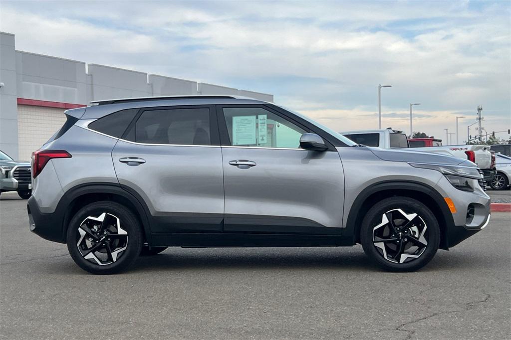 used 2025 Kia Seltos car, priced at $23,998
