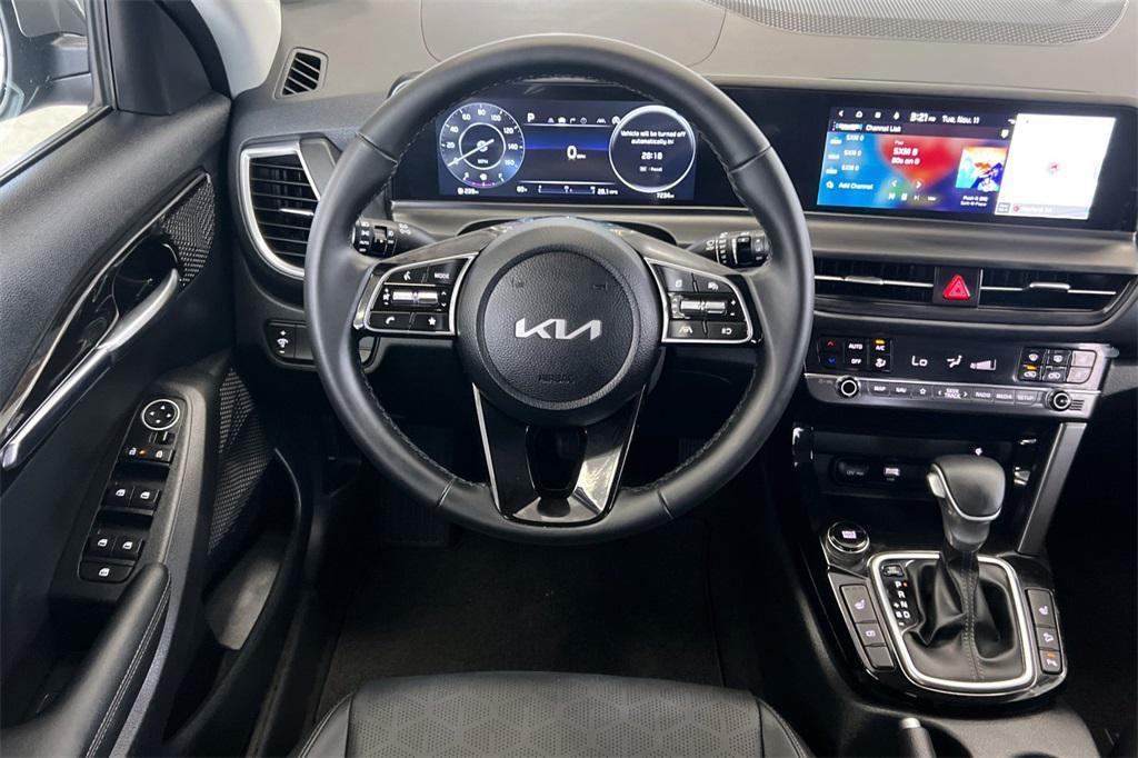 used 2025 Kia Seltos car, priced at $23,998
