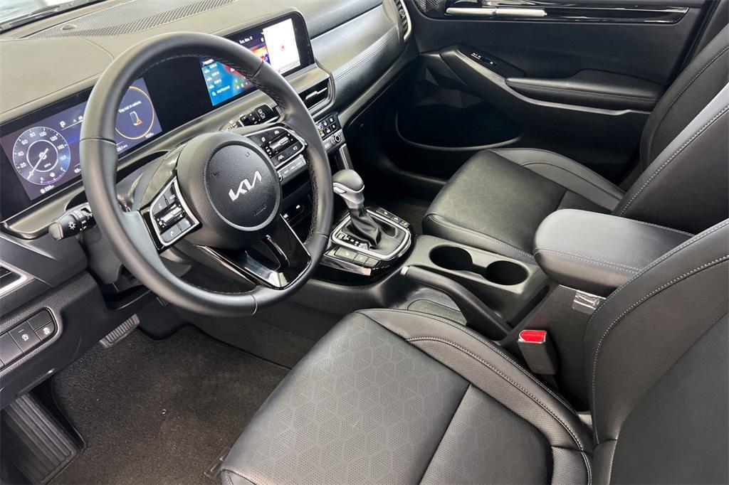 used 2025 Kia Seltos car, priced at $23,998