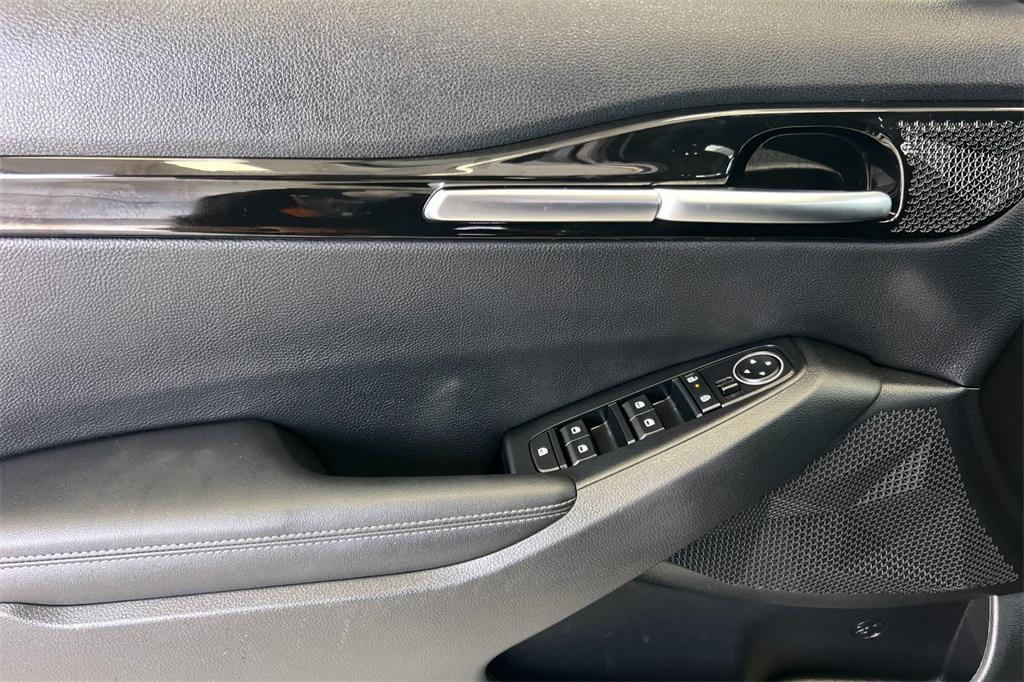 used 2025 Kia Seltos car, priced at $23,998