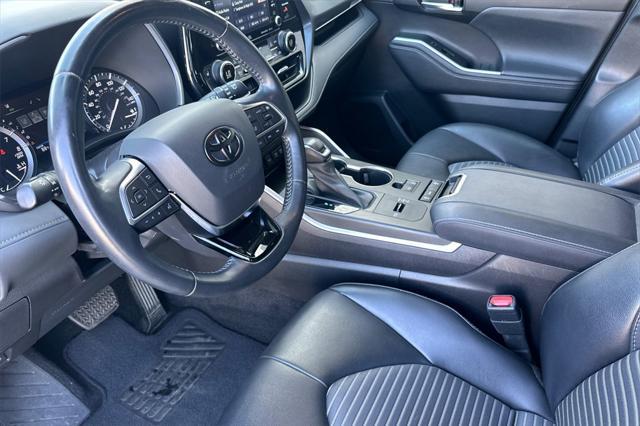 used 2021 Toyota Highlander car, priced at $34,550