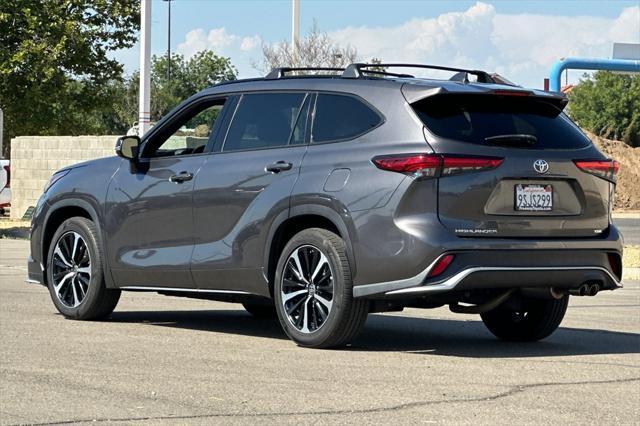 used 2021 Toyota Highlander car, priced at $34,550