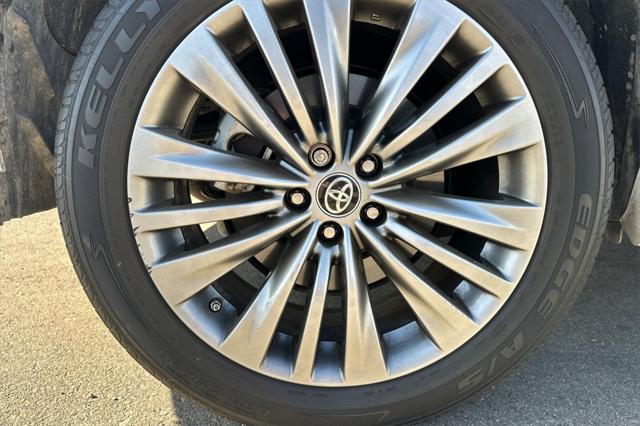 used 2021 Toyota Highlander car, priced at $36,650