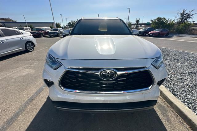 used 2021 Toyota Highlander car, priced at $36,650