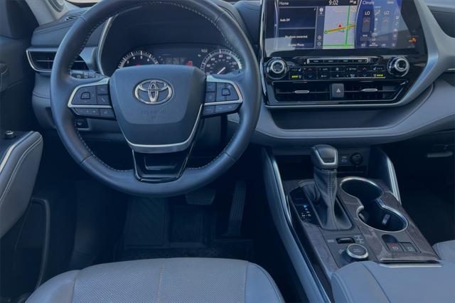 used 2022 Toyota Highlander car, priced at $44,000