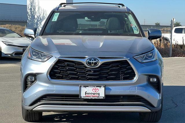 used 2022 Toyota Highlander car, priced at $44,000