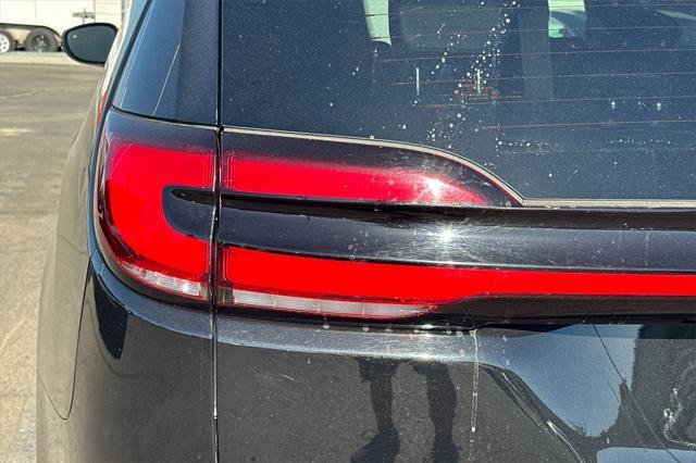 used 2023 Chrysler Pacifica car, priced at $21,698