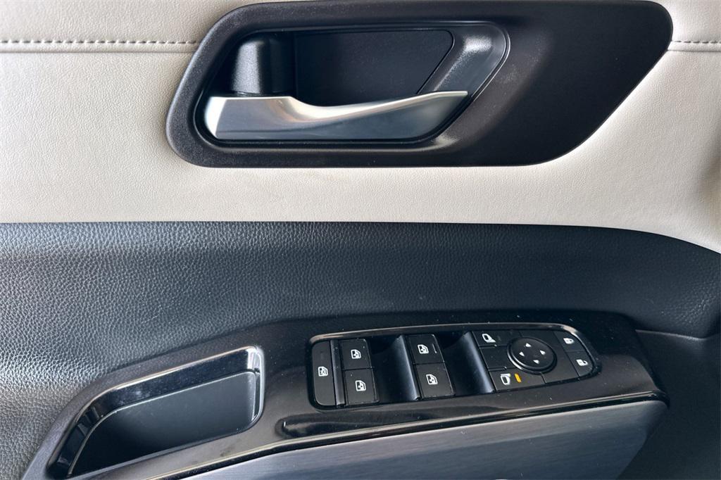 used 2022 Nissan Pathfinder car, priced at $27,494