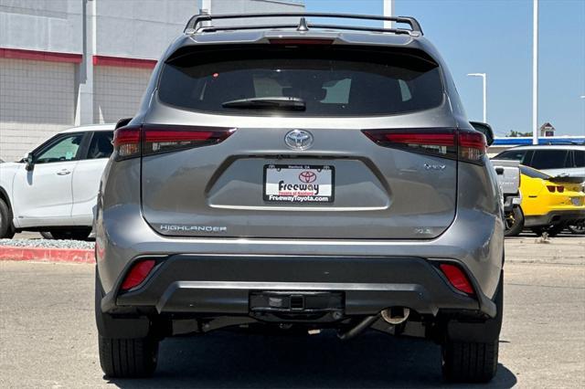 new 2025 Toyota Highlander Hybrid car, priced at $50,617