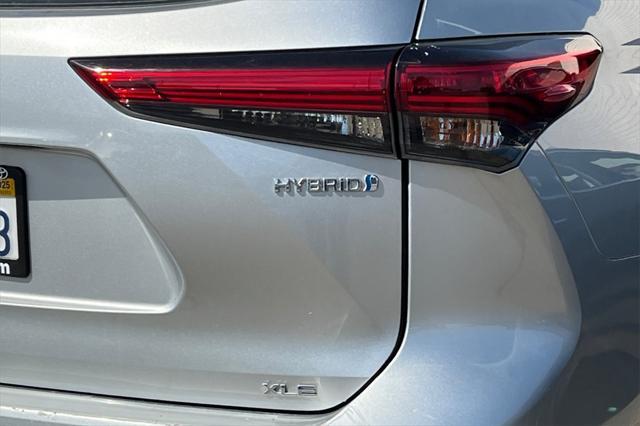 used 2021 Toyota Highlander Hybrid car, priced at $34,800