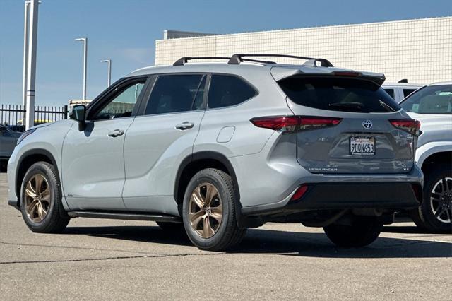 used 2023 Toyota Highlander car, priced at $41,900