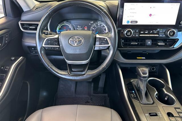 used 2023 Toyota Highlander car, priced at $41,900
