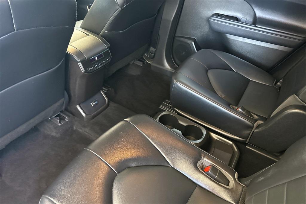 used 2022 Toyota Highlander car, priced at $36,490