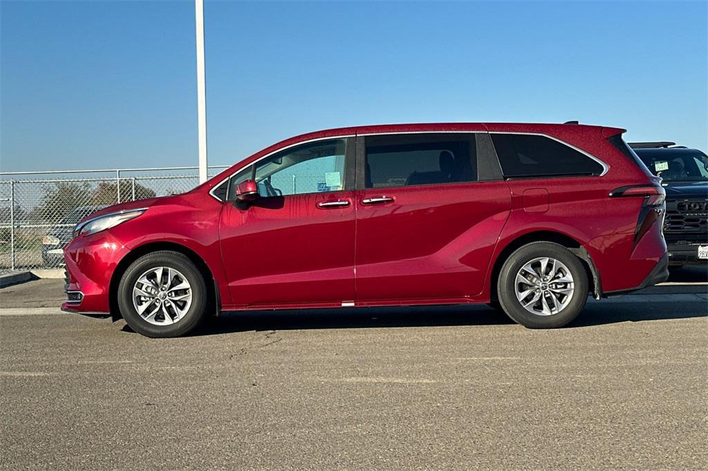 used 2022 Toyota Sienna car, priced at $39,998