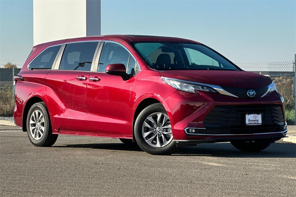 used 2022 Toyota Sienna car, priced at $39,998