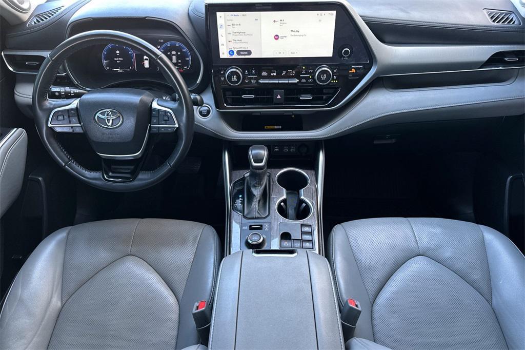 used 2024 Toyota Highlander car, priced at $41,850