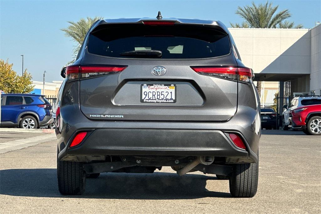 used 2022 Toyota Highlander car, priced at $28,290