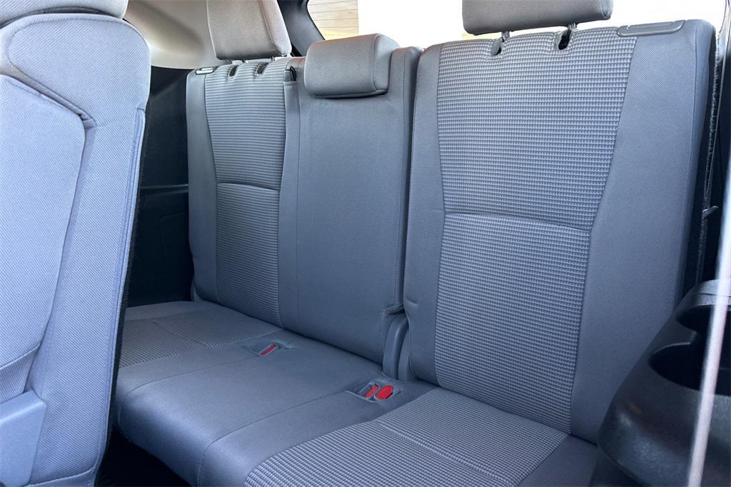 used 2022 Toyota Highlander car, priced at $28,290