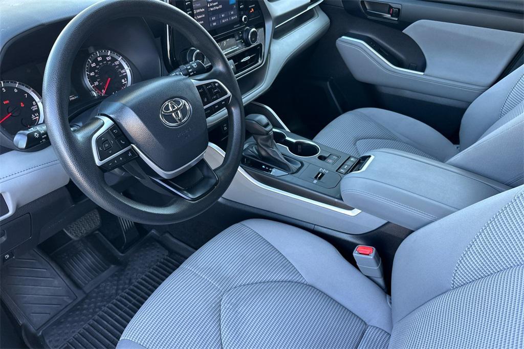 used 2022 Toyota Highlander car, priced at $28,290