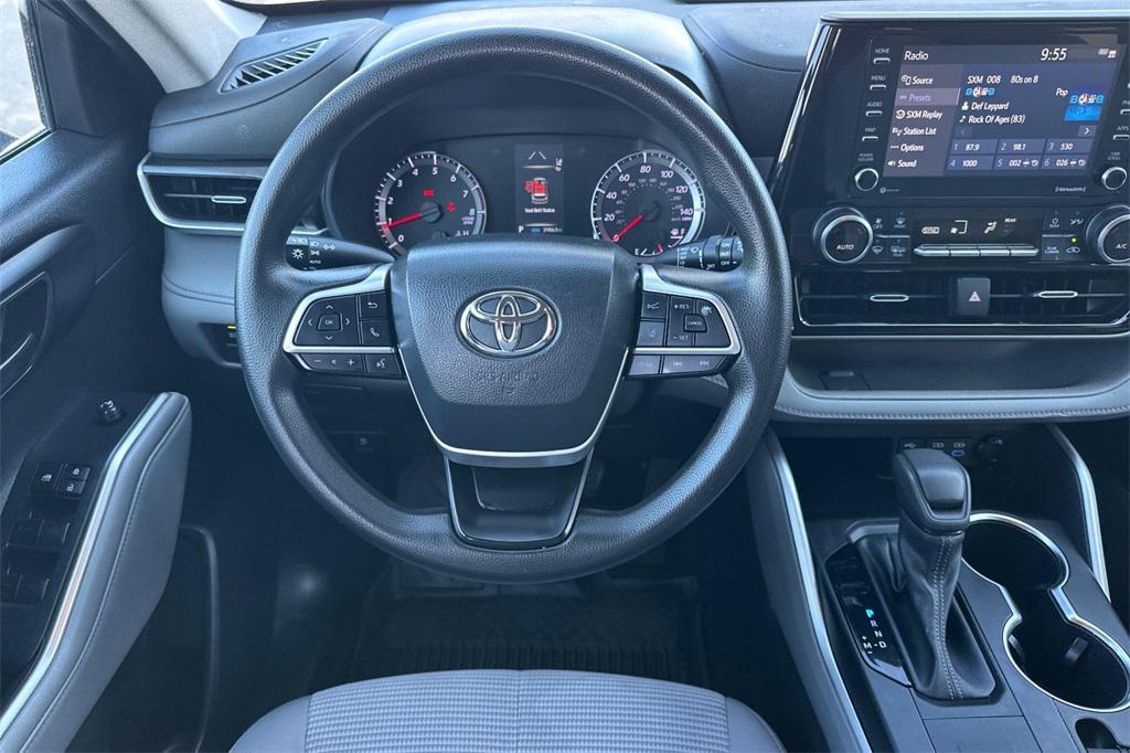 used 2022 Toyota Highlander car, priced at $28,290