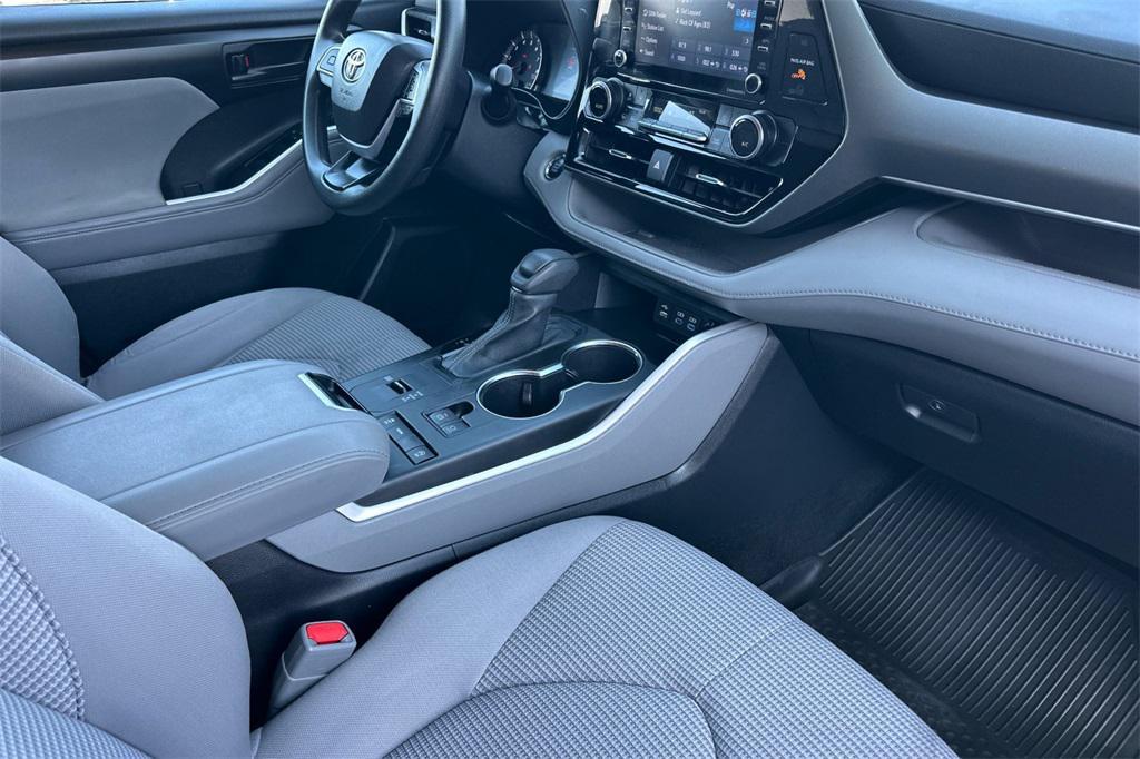 used 2022 Toyota Highlander car, priced at $28,290