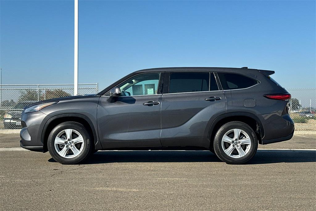 used 2022 Toyota Highlander car, priced at $28,290
