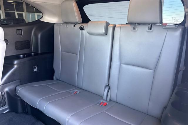 used 2022 Toyota Highlander car, priced at $36,350