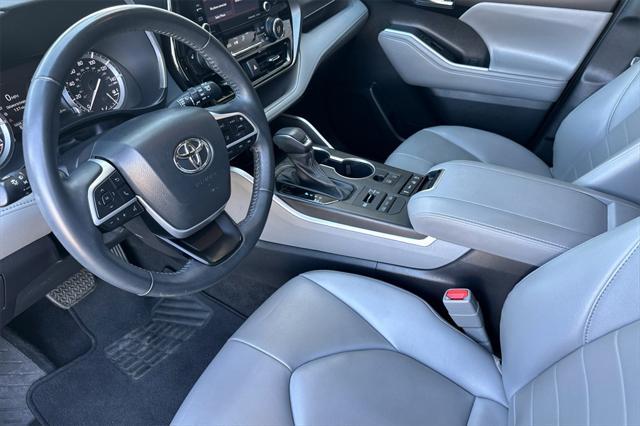 used 2022 Toyota Highlander car, priced at $36,350
