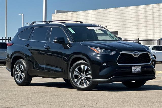 used 2022 Toyota Highlander car, priced at $36,350