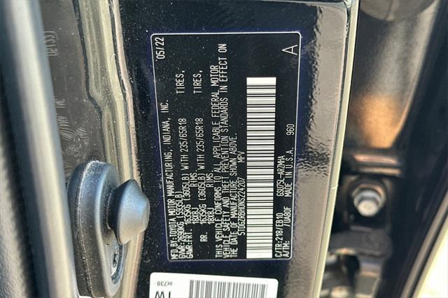 used 2022 Toyota Highlander car, priced at $35,694
