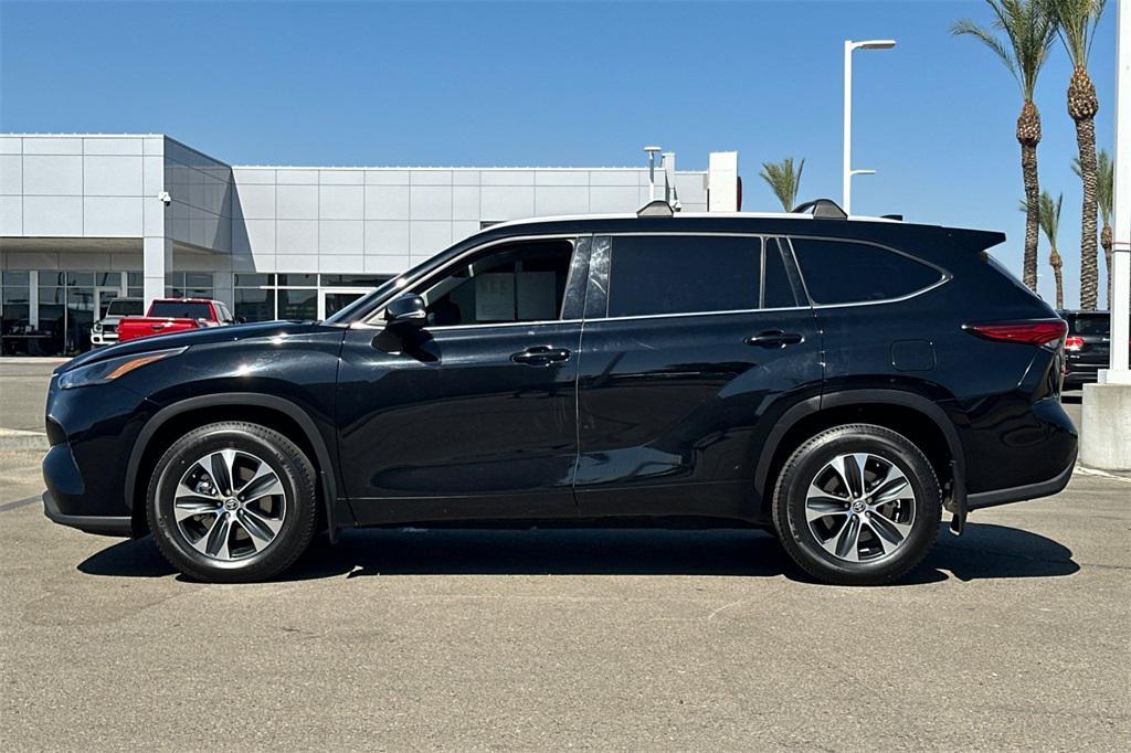 used 2022 Toyota Highlander car, priced at $36,650