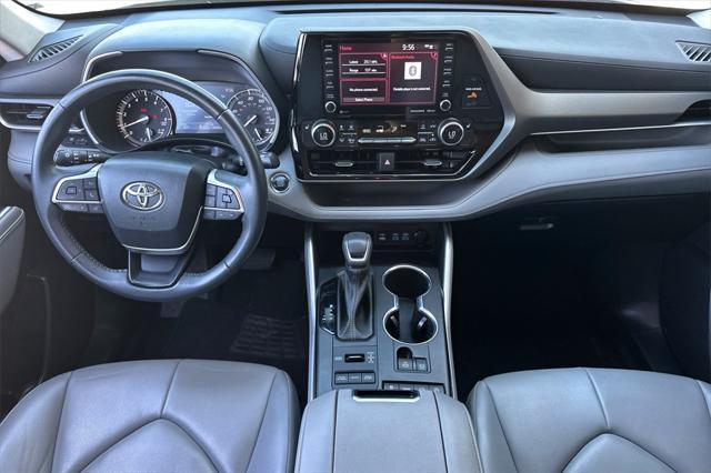 used 2022 Toyota Highlander car, priced at $36,350