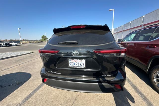 used 2022 Toyota Highlander car, priced at $35,694