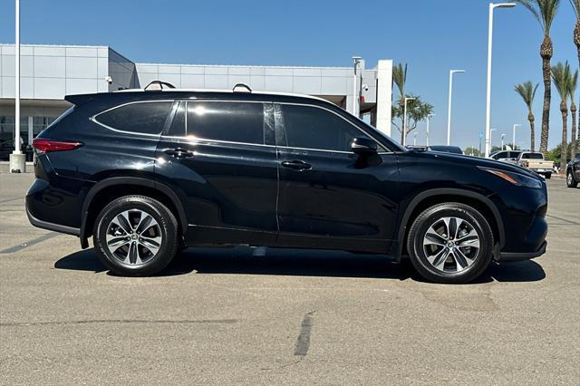 used 2022 Toyota Highlander car, priced at $36,350