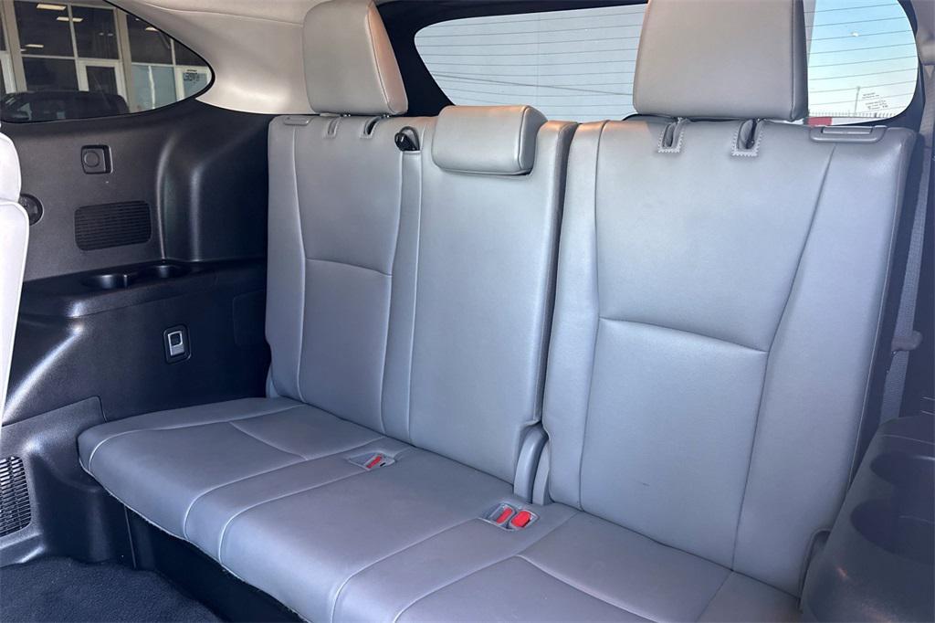 used 2022 Toyota Highlander car, priced at $36,650