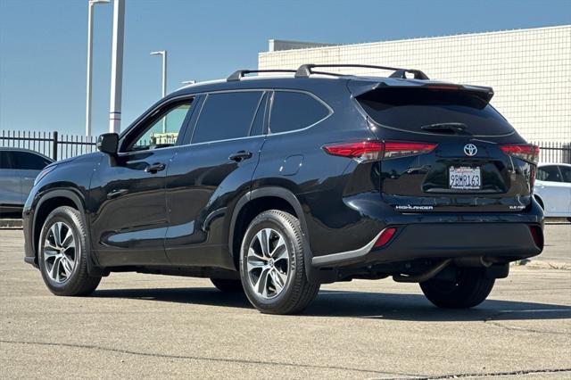 used 2022 Toyota Highlander car, priced at $36,350