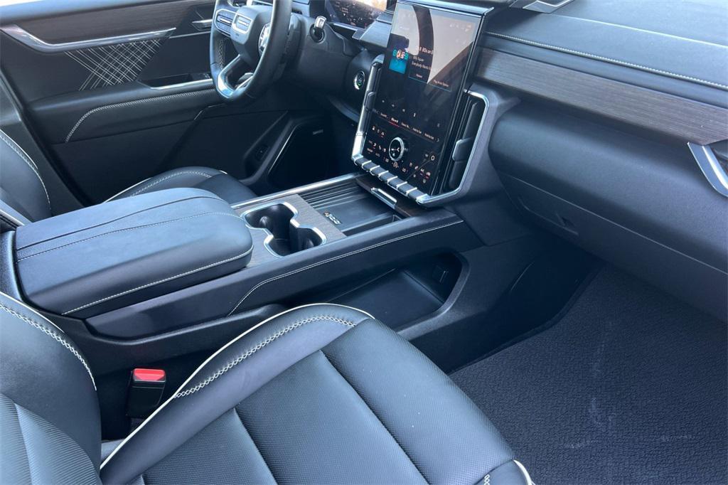 used 2025 GMC Acadia car, priced at $50,994