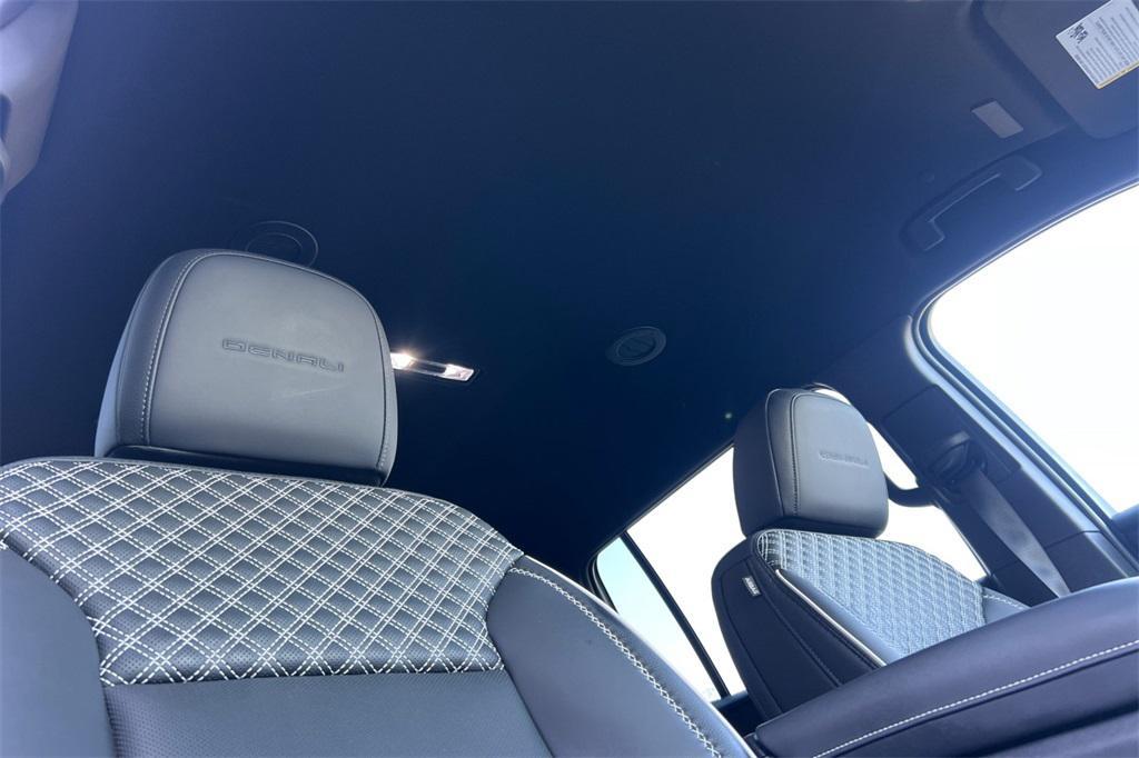 used 2025 GMC Acadia car, priced at $50,994