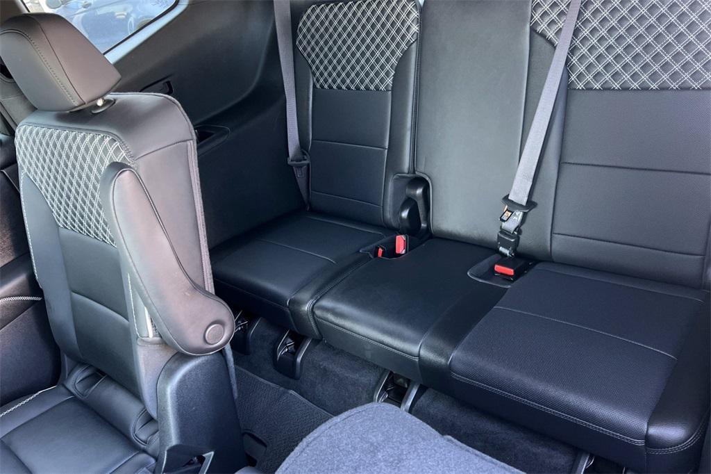 used 2025 GMC Acadia car, priced at $50,994