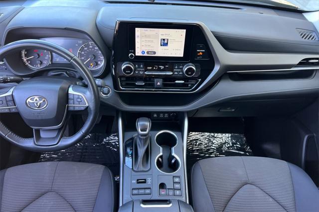 used 2023 Toyota Highlander car, priced at $34,450