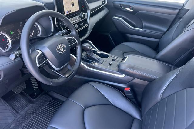 used 2023 Toyota Highlander car, priced at $37,750
