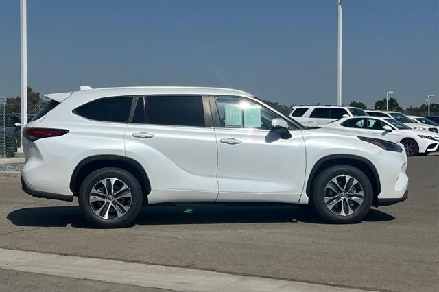 used 2023 Toyota Highlander car, priced at $37,750