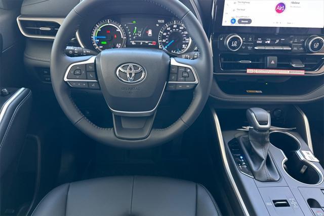 new 2025 Toyota Highlander Hybrid car, priced at $52,167