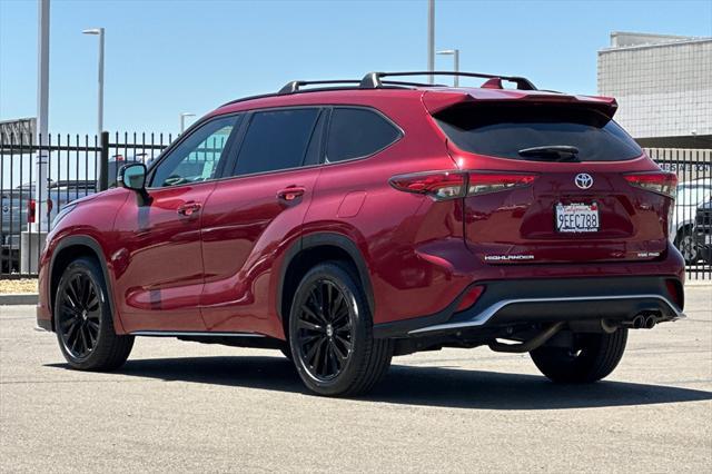 used 2023 Toyota Highlander car, priced at $40,998
