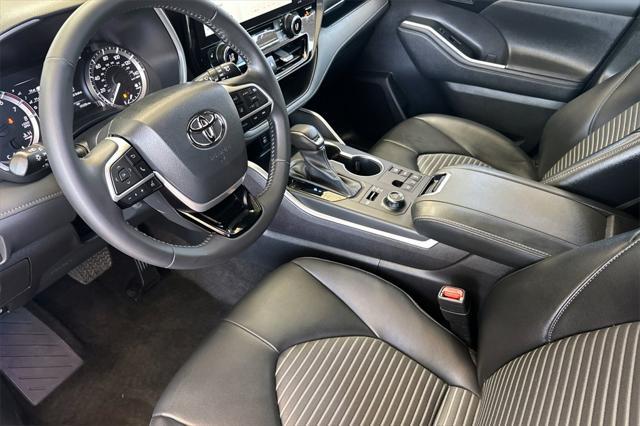 used 2023 Toyota Highlander car, priced at $40,998
