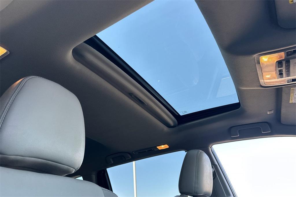 used 2019 Toyota Highlander car, priced at $22,222