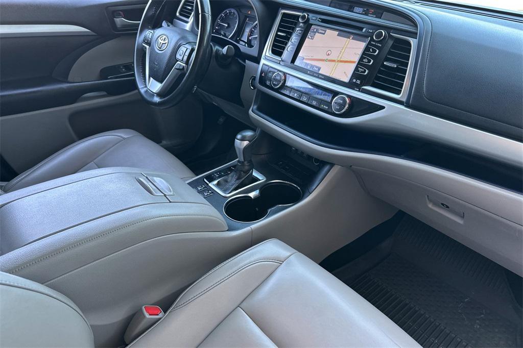 used 2019 Toyota Highlander car, priced at $22,222